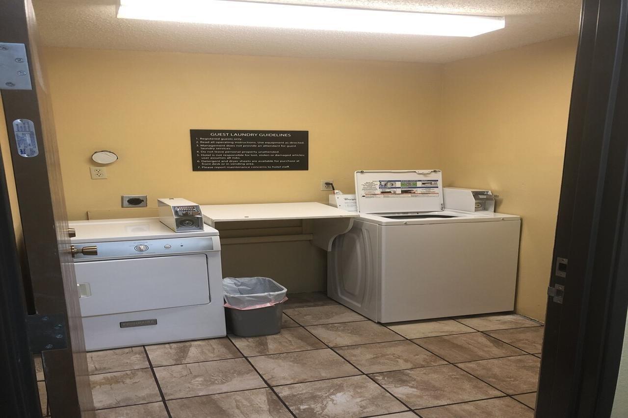 Super 8 By Wyndham Florence Co Luaran gambar
