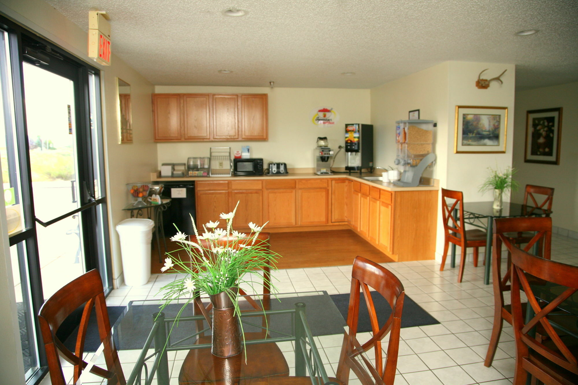 Super 8 By Wyndham Florence Co Luaran gambar