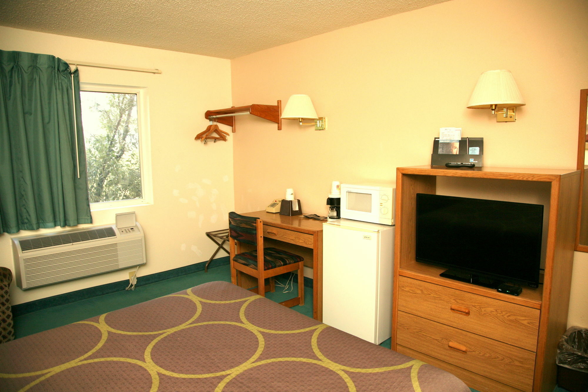 Super 8 By Wyndham Florence Co Luaran gambar